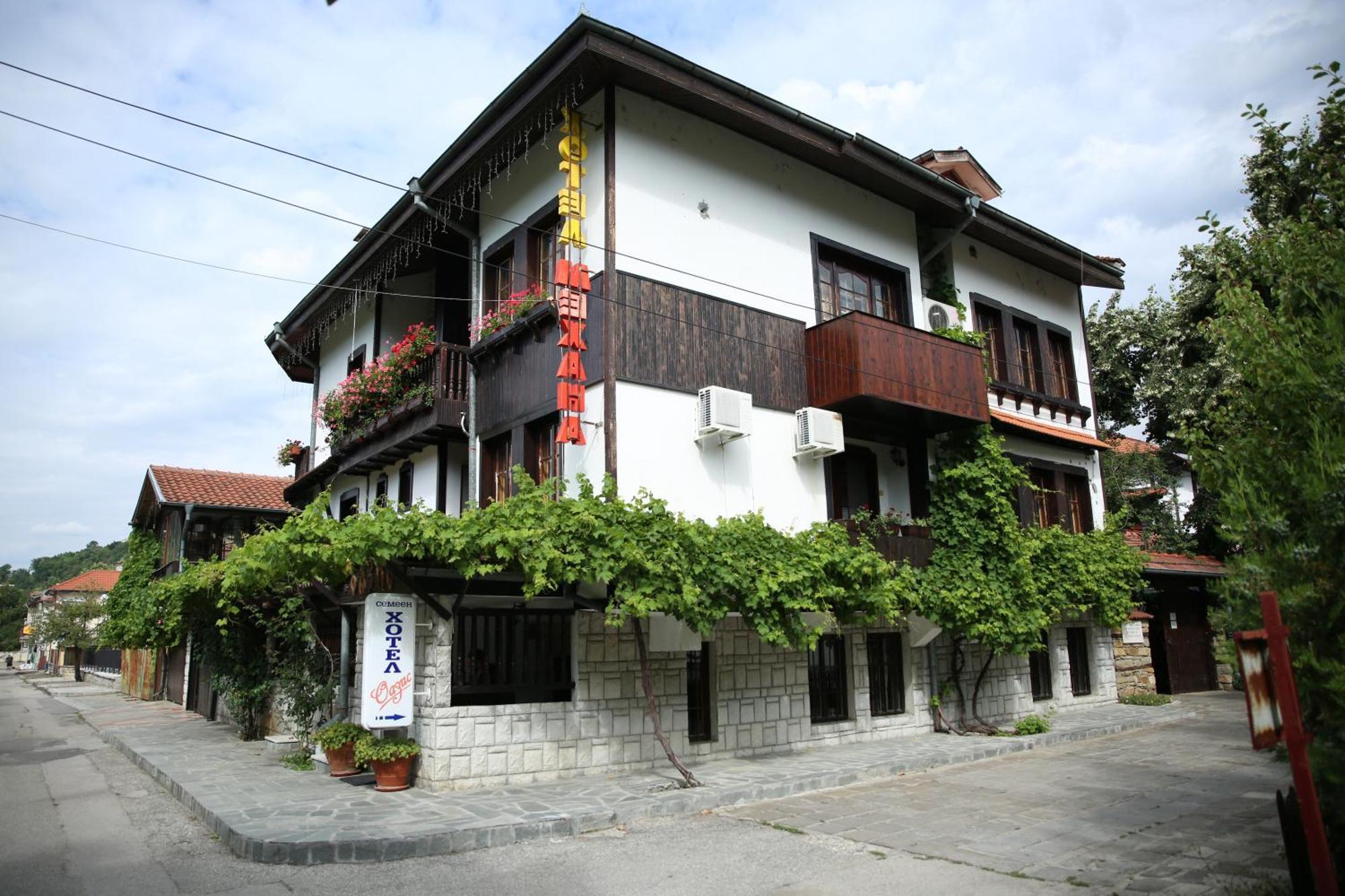 Oazis Family Hotel Loveci Exterior foto