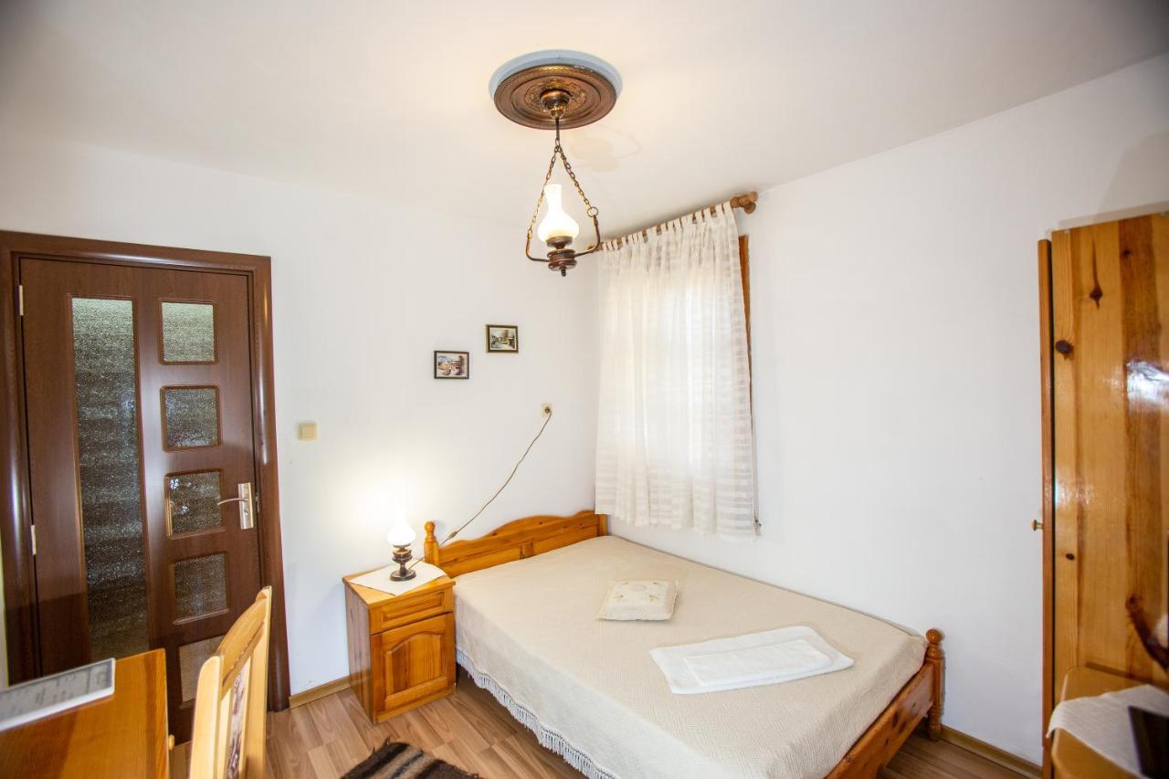 Oazis Family Hotel Loveci Exterior foto