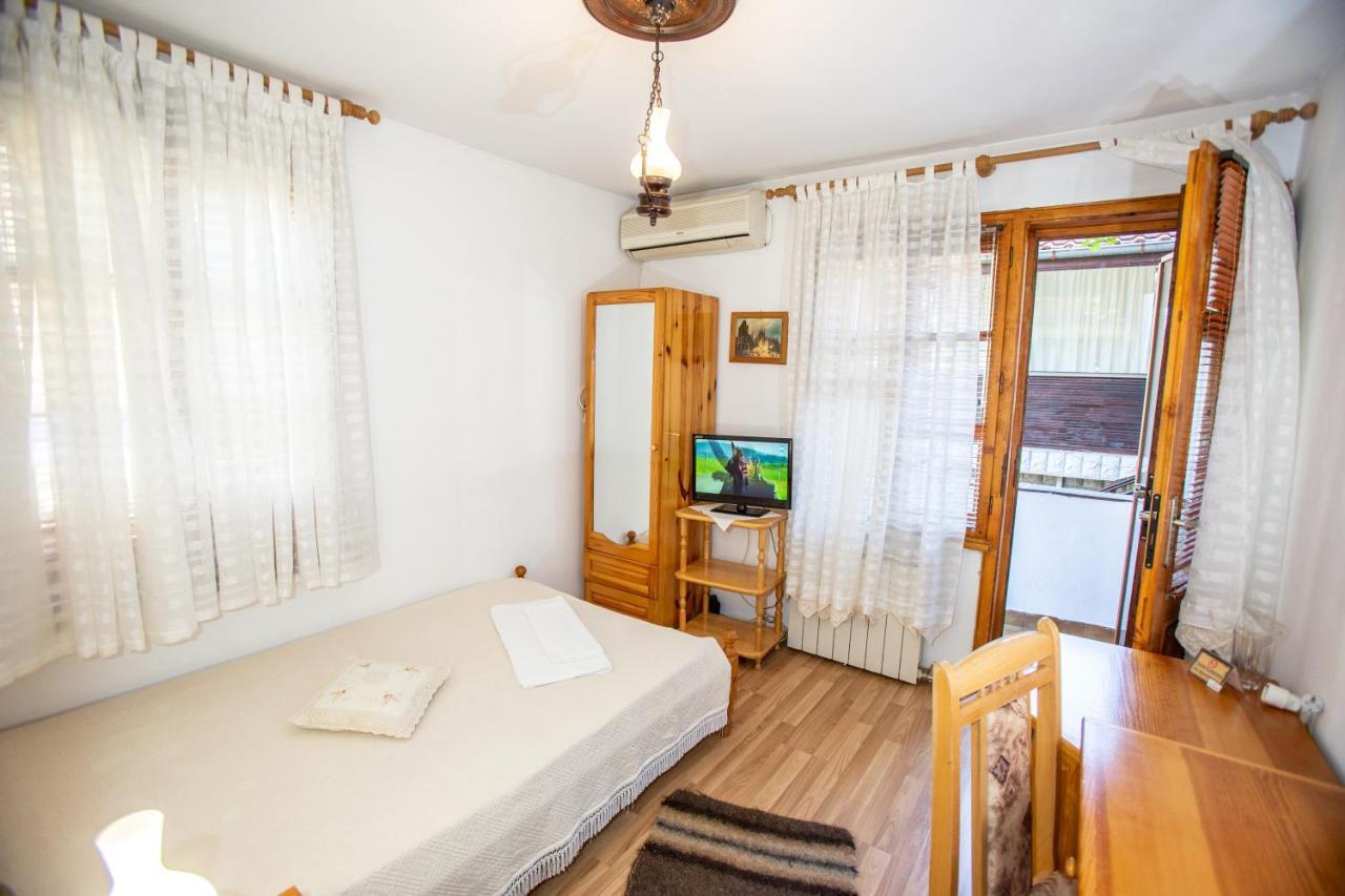 Oazis Family Hotel Loveci Exterior foto