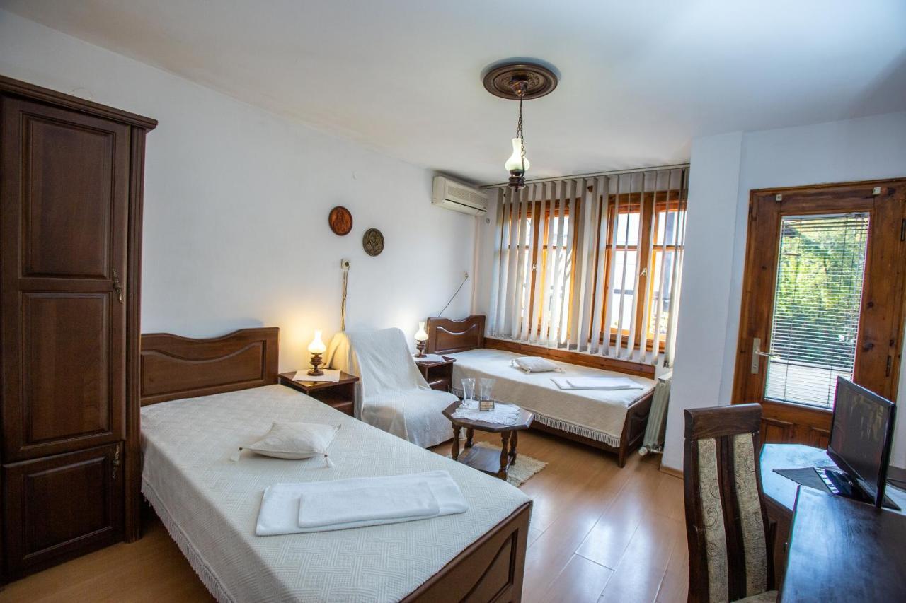 Oazis Family Hotel Loveci Exterior foto