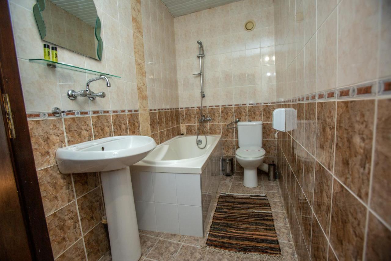 Oazis Family Hotel Loveci Exterior foto