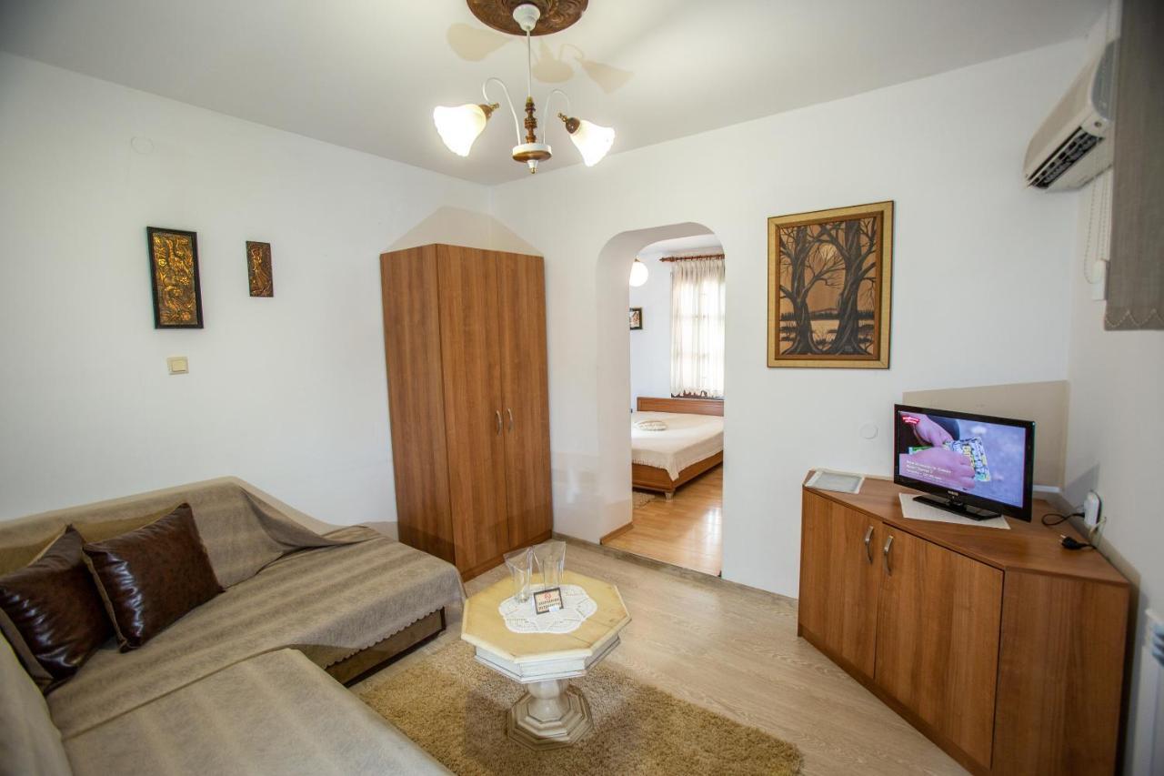 Oazis Family Hotel Loveci Exterior foto