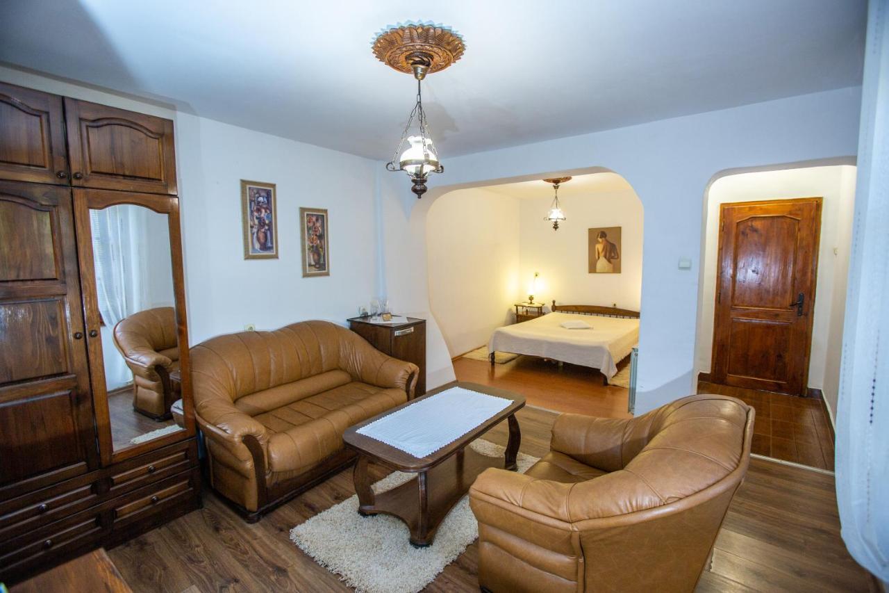 Oazis Family Hotel Loveci Exterior foto