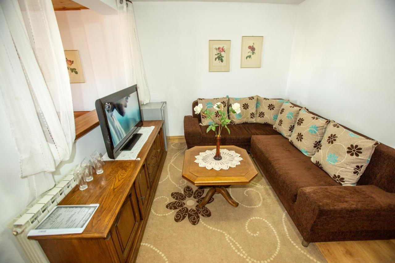 Oazis Family Hotel Loveci Exterior foto